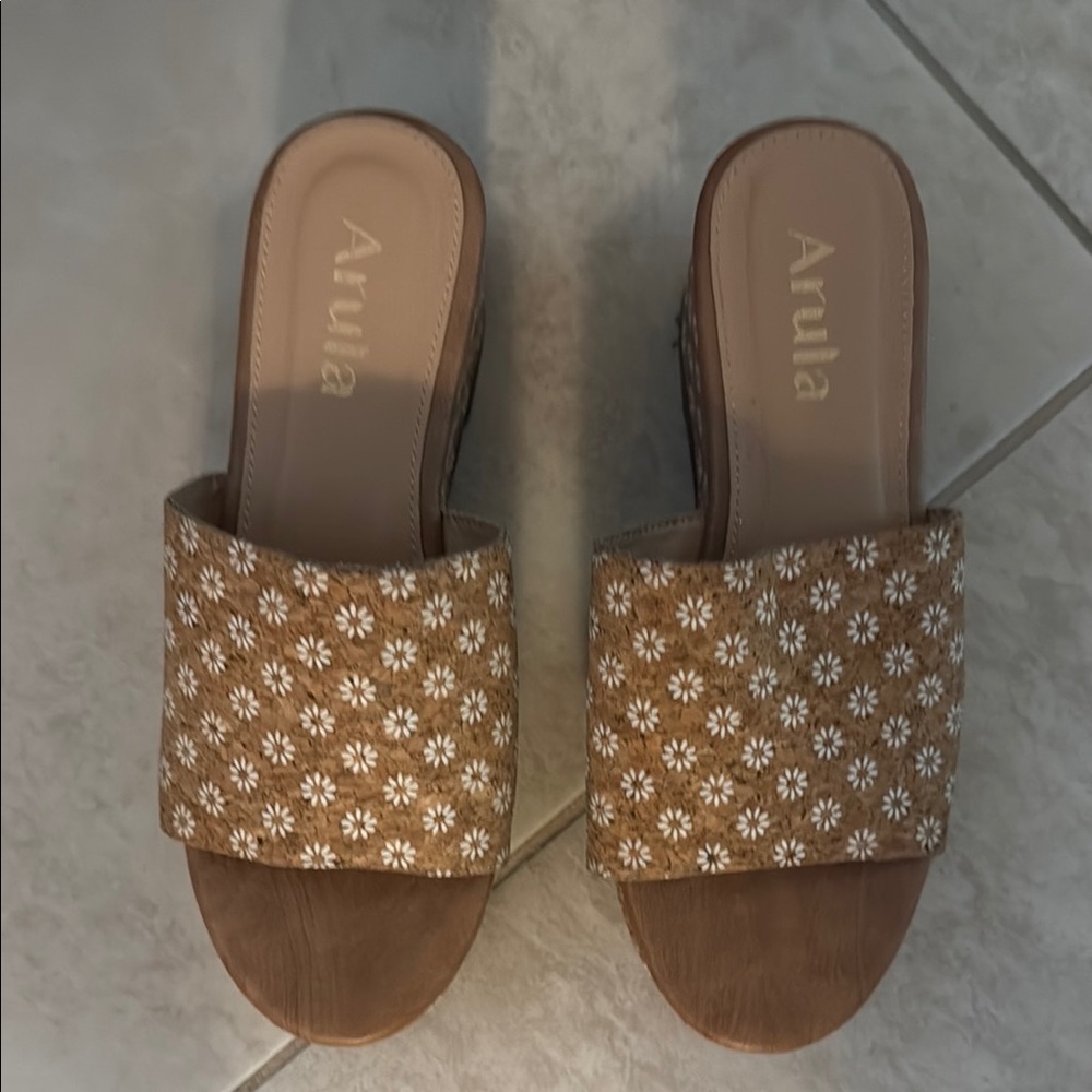 Arula Brown Floral Women's Slide Sandals